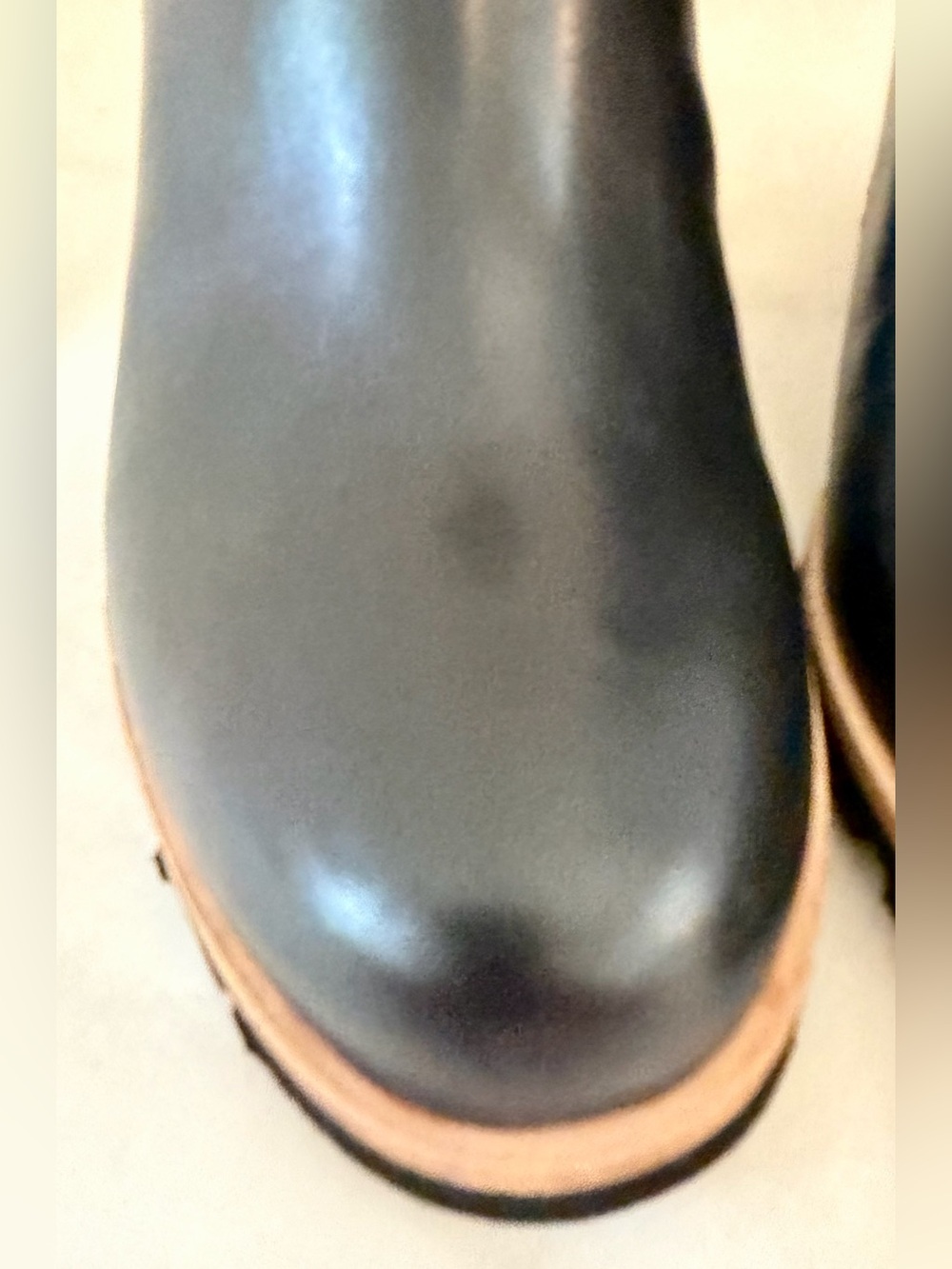 UGG Amal Black Leather Hidden Wedge Ankle Boots Women’s 7 NIB + Dust Bag - Picture 10 of 10